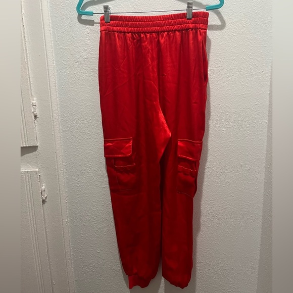 Bright red ALICE & Olivia satin cargo jogger sz SP - Picture 6 of 14